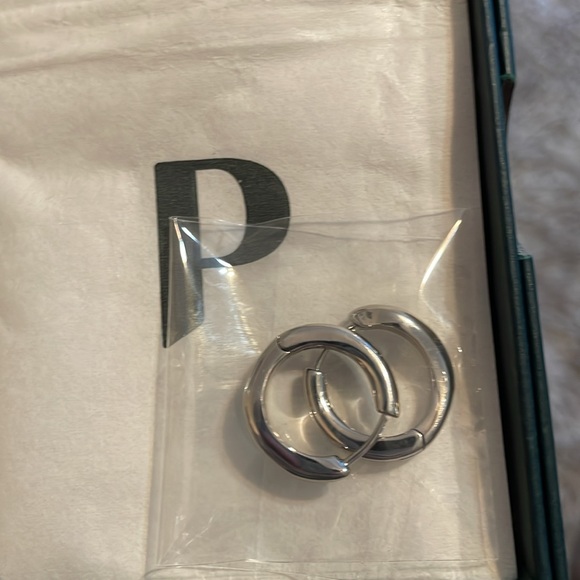 New in box small silver hoops - Picture 3 of 6